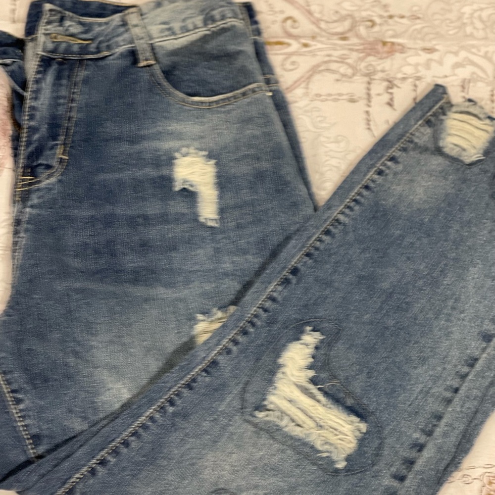 Fashion Nova Destroyed Jeans-Available for bundles